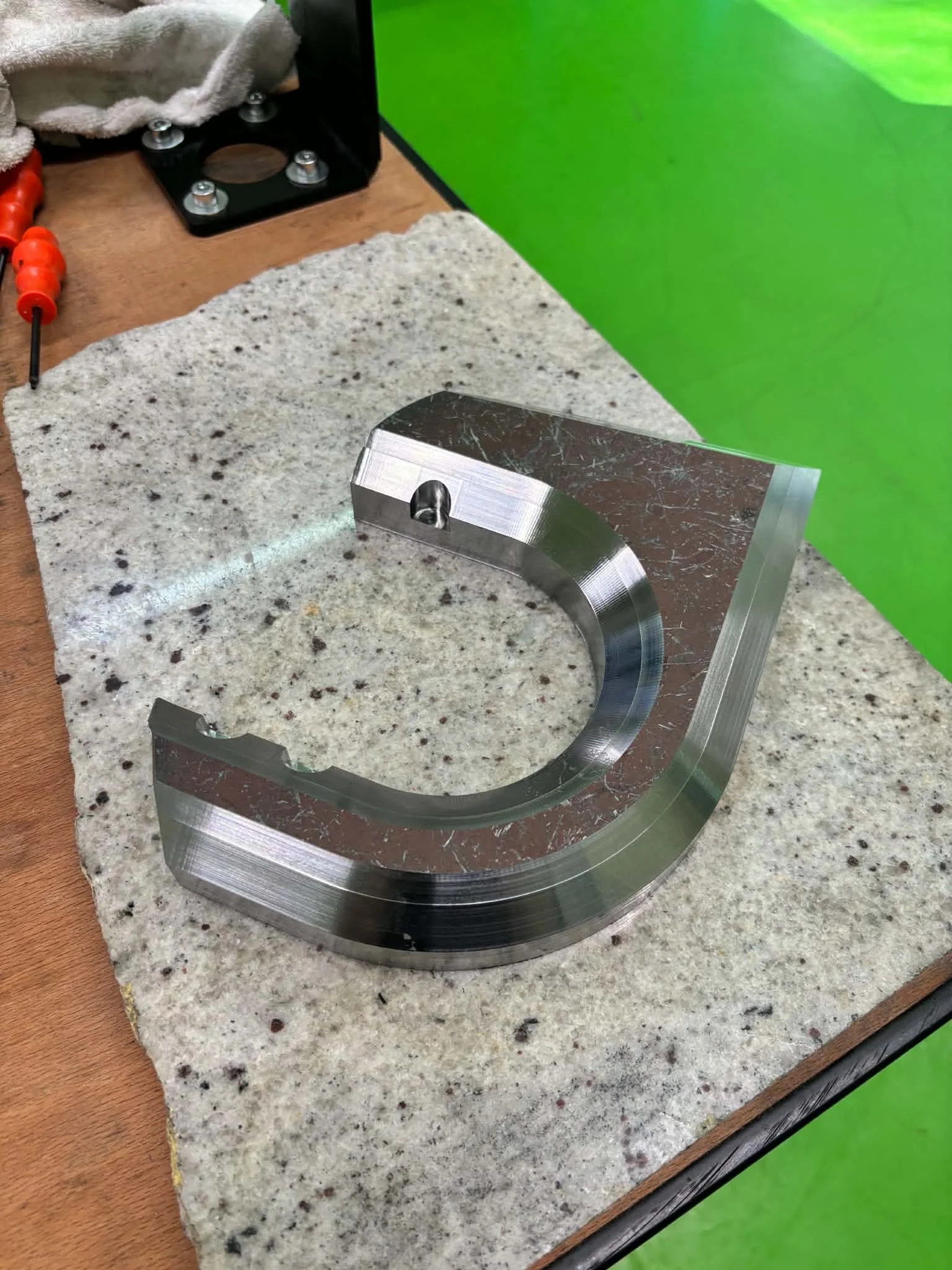 Pièce mécanique usinée de précision